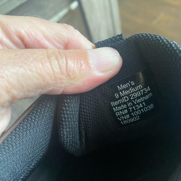 L.L. Bean Waterproof Vertigrip Hiking outdoor sneakers - Picture 13 of 15